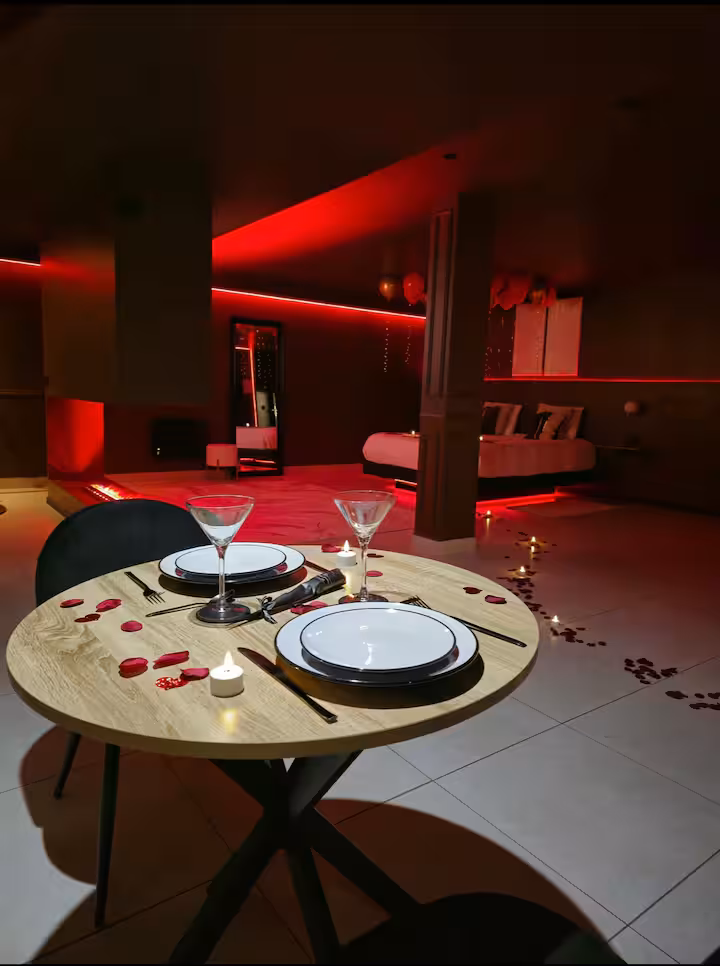 Suite romantique avec jacuzzi privé Benahat — photo 5