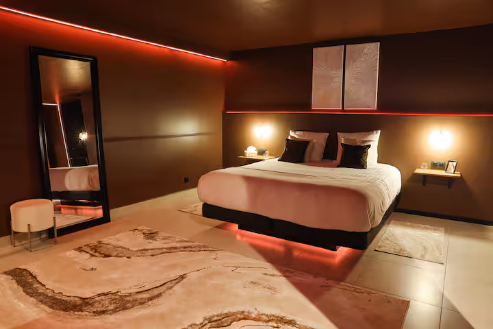 Suite romantique avec jacuzzi privé Benahat — photo 2
